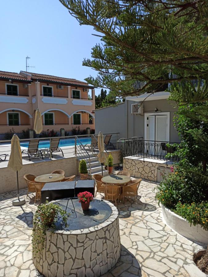 Dionisos Apts By Estia