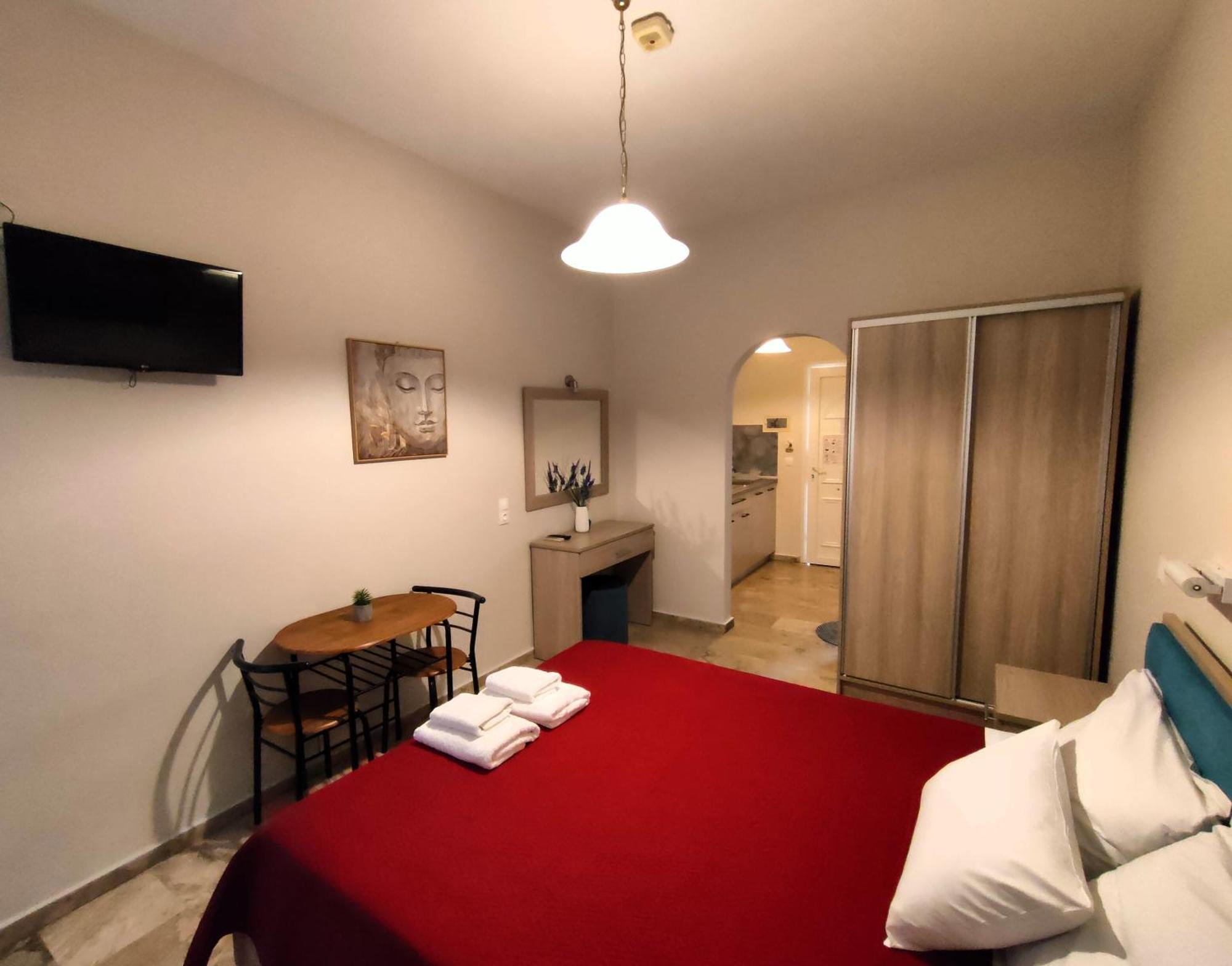 Aparthotel Dionisos Apts By Estia